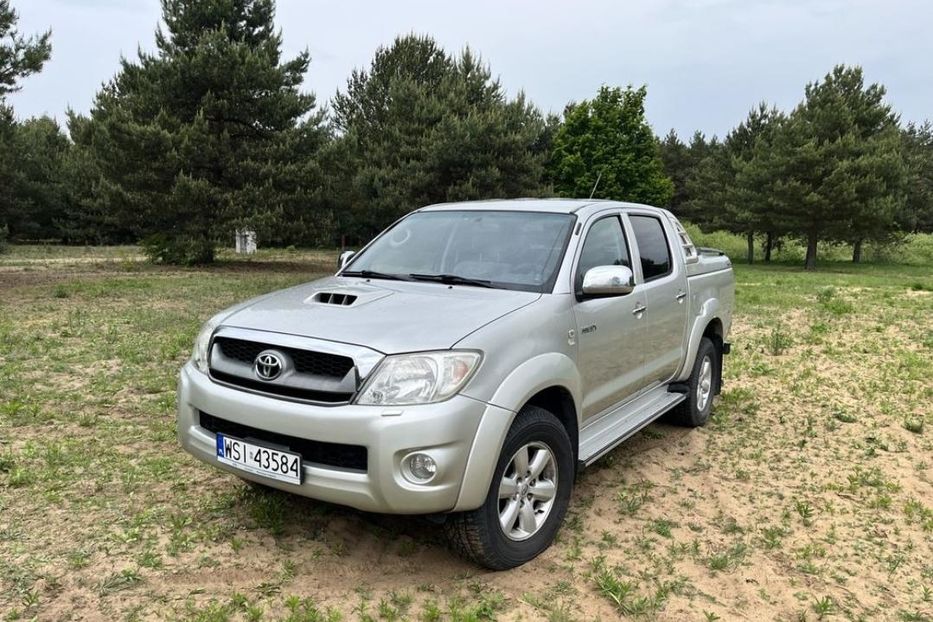 Продам Toyota Hilux 2008 года в г. Изюм, Харьковская область