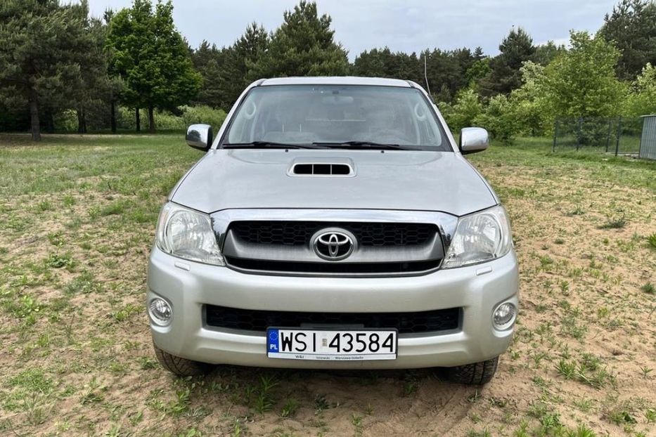 Продам Toyota Hilux 2008 года в г. Изюм, Харьковская область
