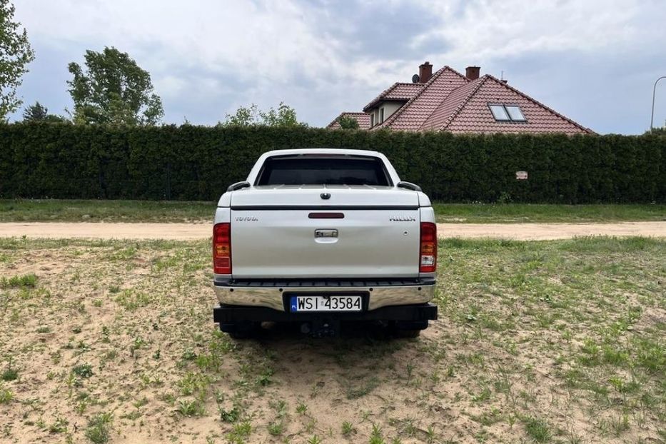 Продам Toyota Hilux 2008 года в г. Изюм, Харьковская область