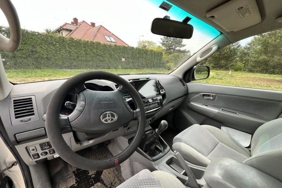 Продам Toyota Hilux 2008 года в г. Изюм, Харьковская область