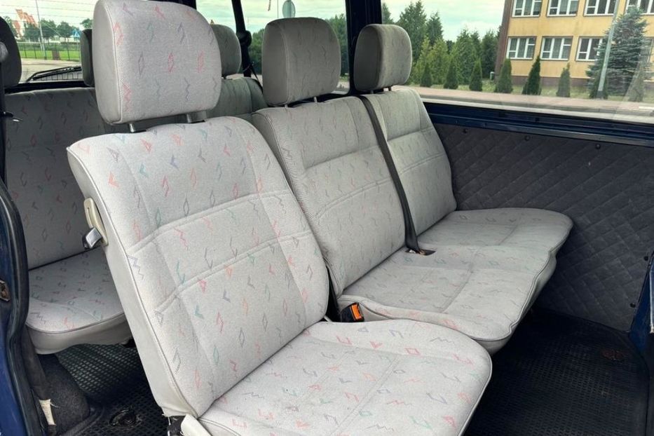 Продам Volkswagen T4 (Transporter) пасс. 2002 года в Харькове