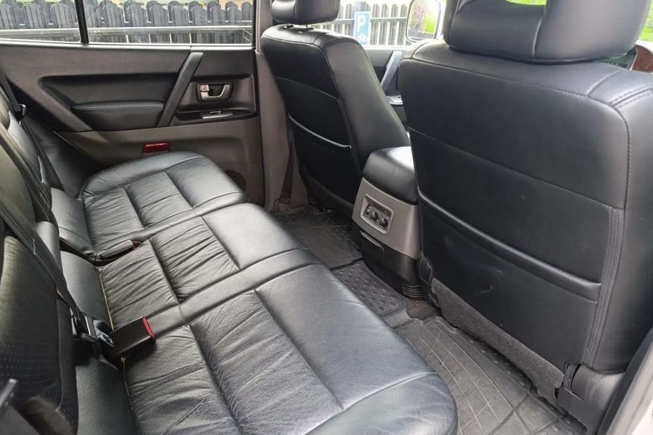 Продам Mitsubishi Pajero 2003 года в Харькове