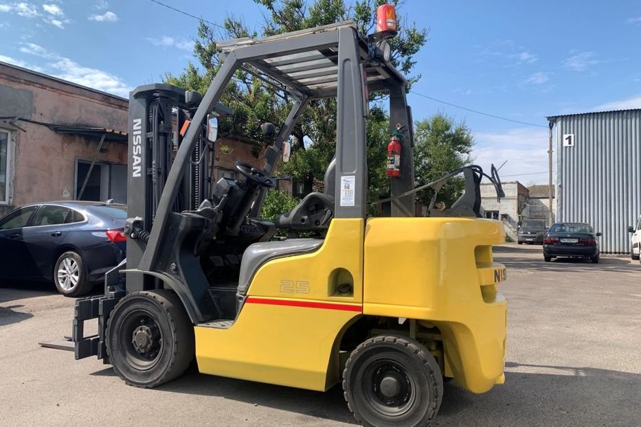Продам Nissan FG погрузчик с триплекс мачтой 2015 года в Ровно