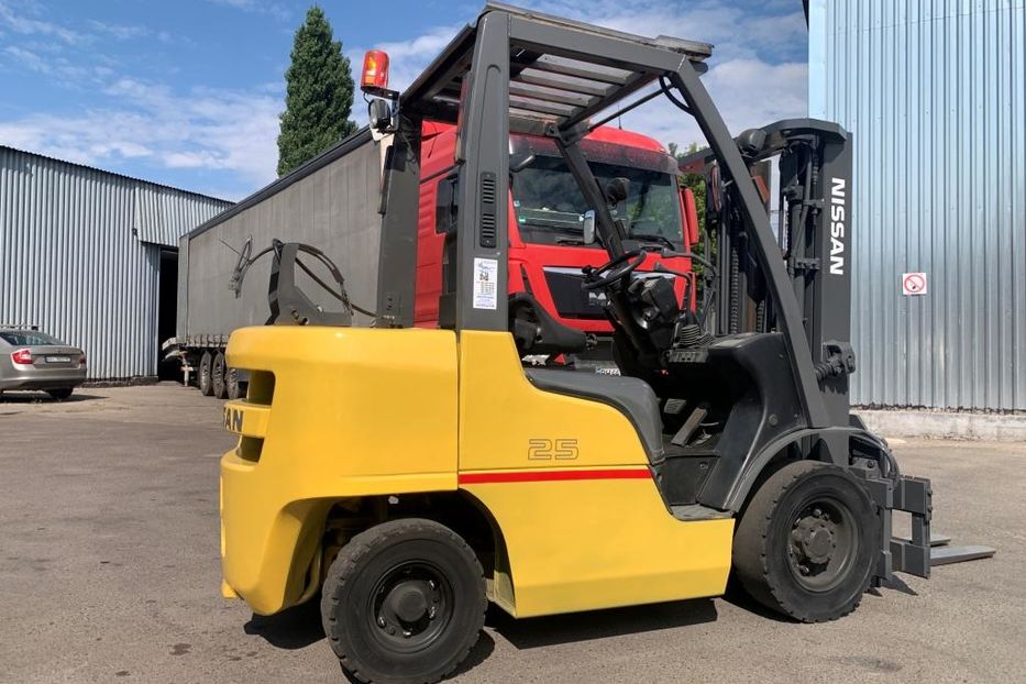 Продам Nissan FG погрузчик с триплекс мачтой 2015 года в Ровно