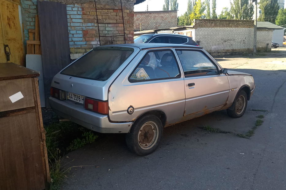 Продам ЗАЗ 1102 Таврия таврия 1998 года в Киеве