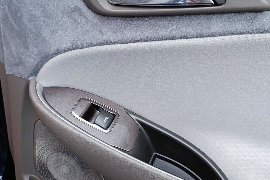 Продам Chevrolet Malibu Hybrid 2016 года в Днепре