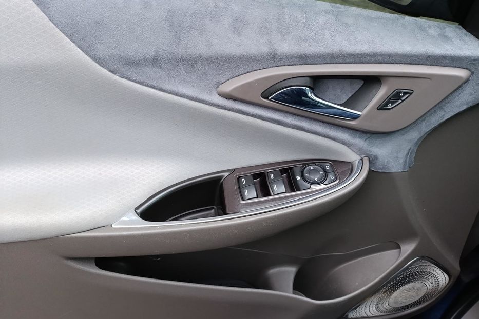 Продам Chevrolet Malibu Hybrid 2016 года в Днепре