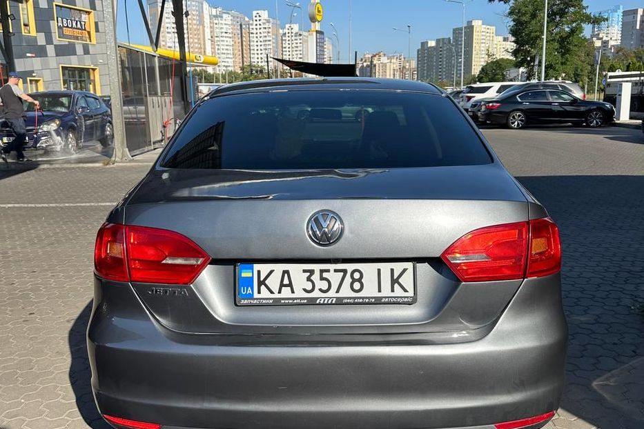Продам Volkswagen Jetta 2 2014 года в Киеве