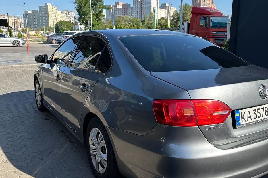 Продам Volkswagen Jetta 2 2014 года в Киеве