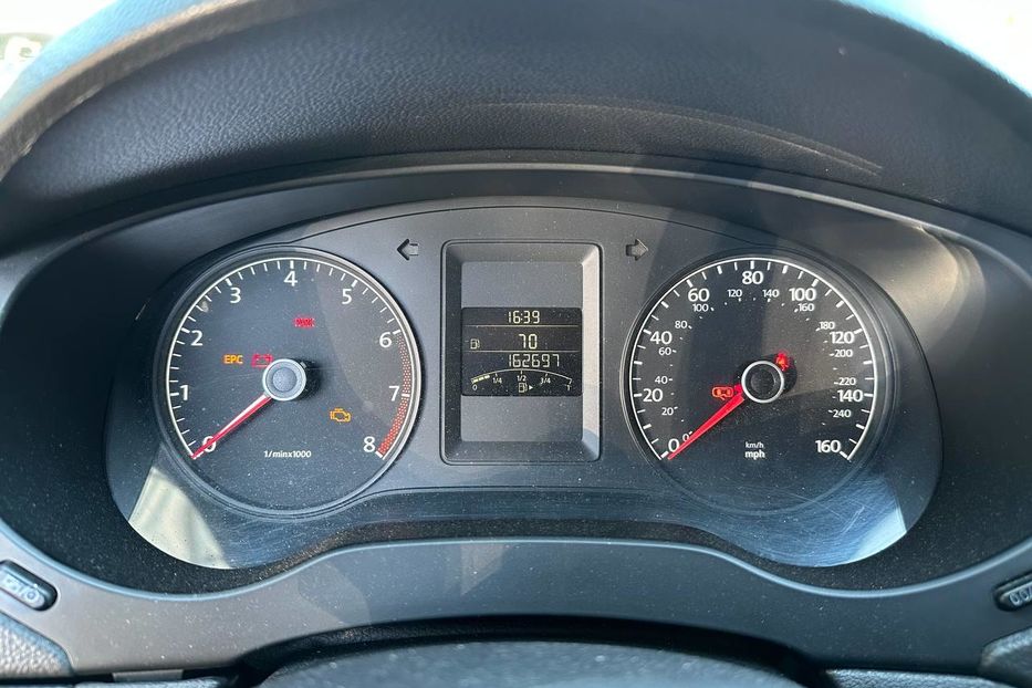 Продам Volkswagen Jetta 2 2014 года в Киеве