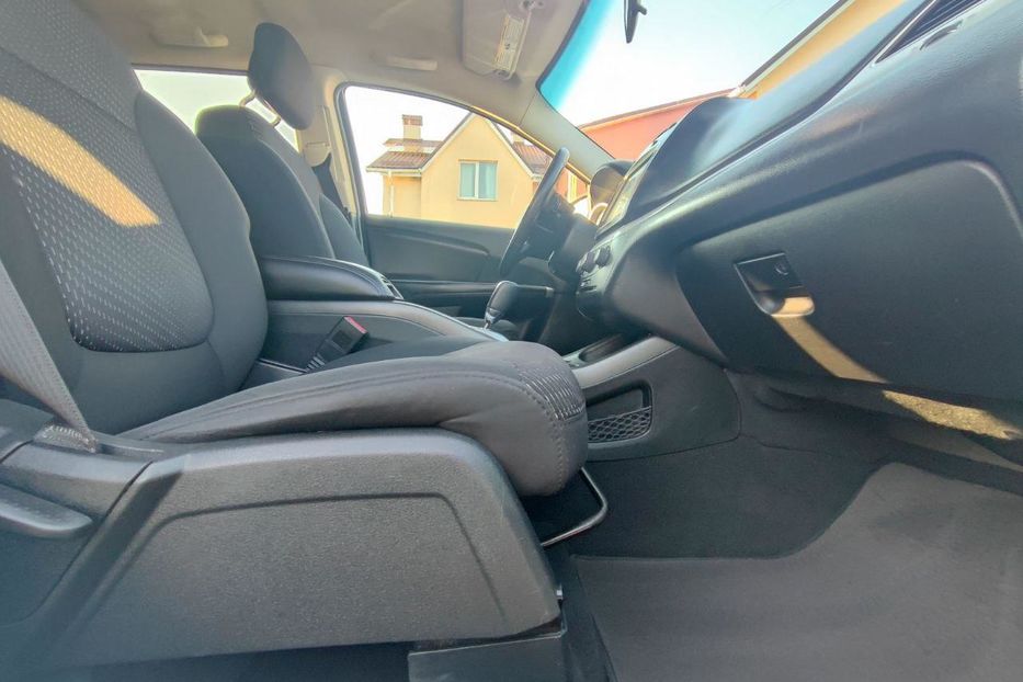 Продам Dodge Journey SXT 2017 года в Киеве