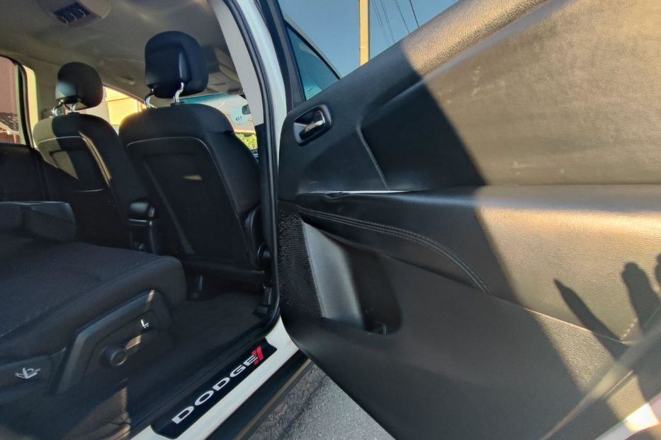 Продам Dodge Journey SXT 2017 года в Киеве