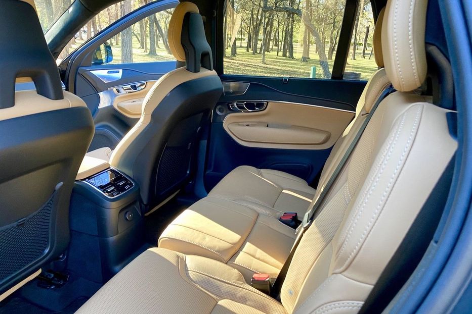 Продам Volvo XC90 Volvo XC90 T8 Recharge 2024 года в Киеве