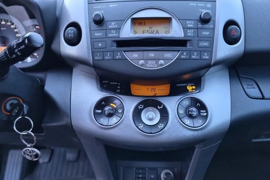 Продам Toyota Rav 4 2008 года в Харькове