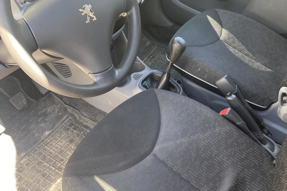 Продам Peugeot 107 2012 года в Киеве