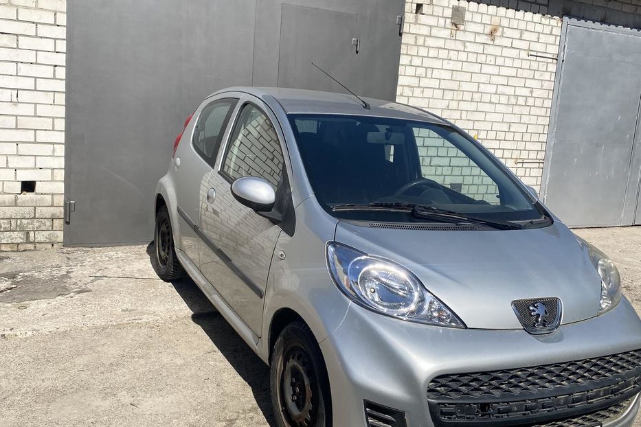 Продам Peugeot 107 2012 года в Киеве