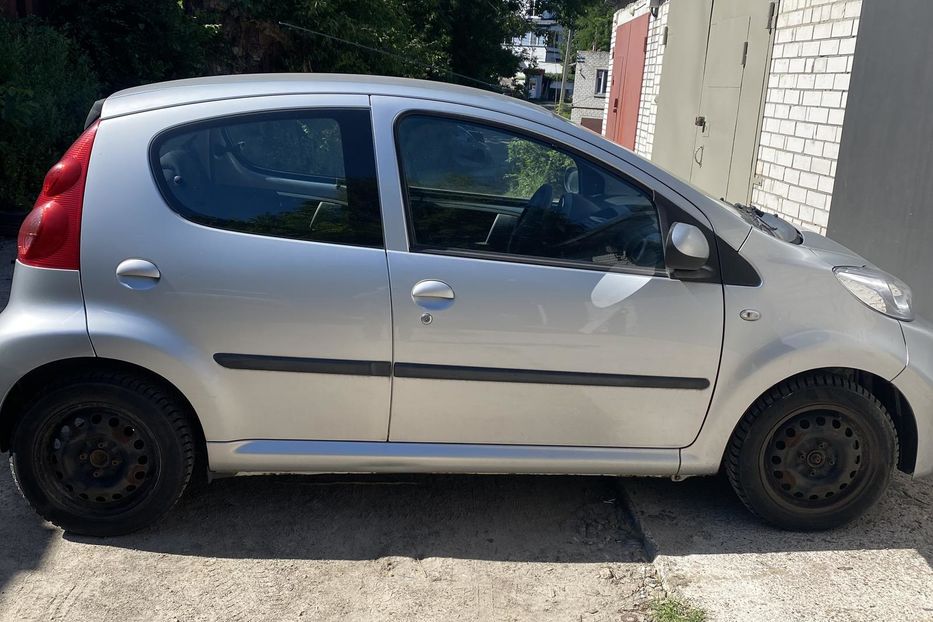 Продам Peugeot 107 2012 года в Киеве