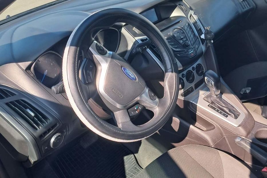 Продам Ford Focus SE 2013 года в Запорожье