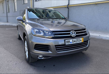 Продам Volkswagen Touareg 2012 года в Киеве