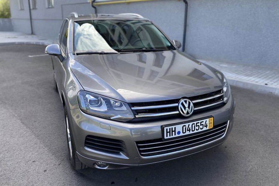 Продам Volkswagen Touareg 2012 года в Киеве