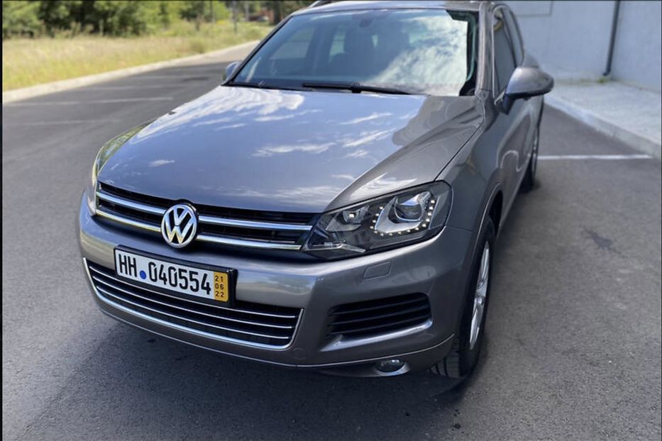 Продам Volkswagen Touareg 2012 года в Киеве