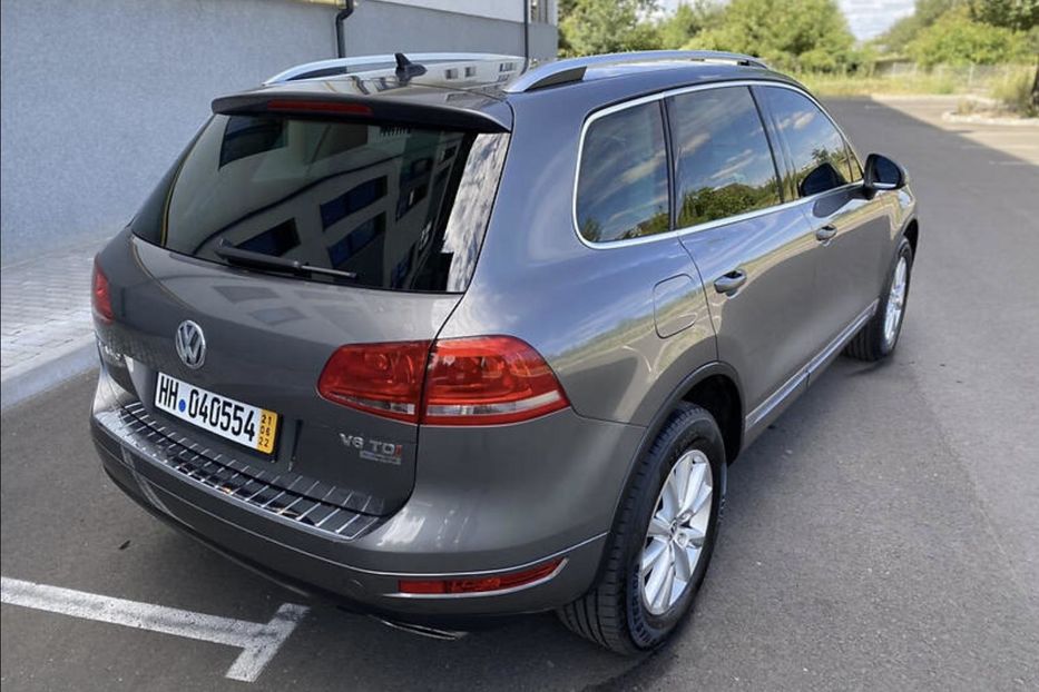 Продам Volkswagen Touareg 2012 года в Киеве