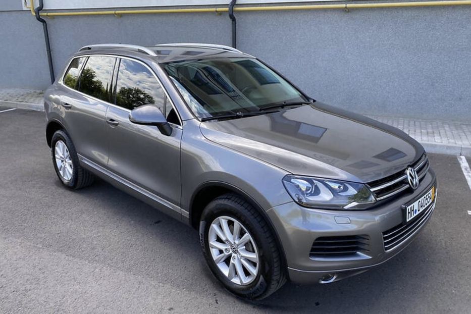Продам Volkswagen Touareg 2012 года в Киеве