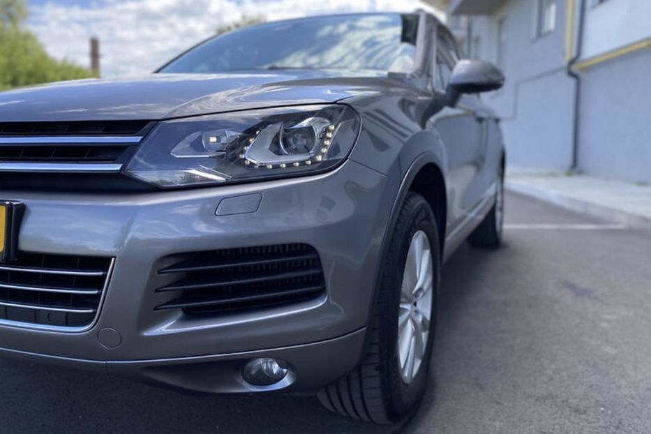 Продам Volkswagen Touareg 2012 года в Киеве