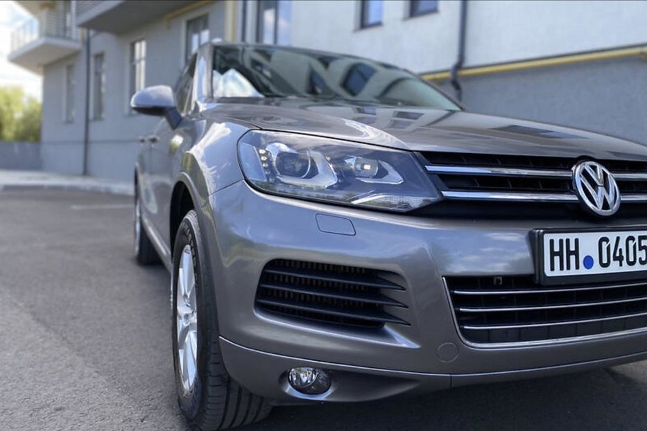 Продам Volkswagen Touareg 2012 года в Киеве