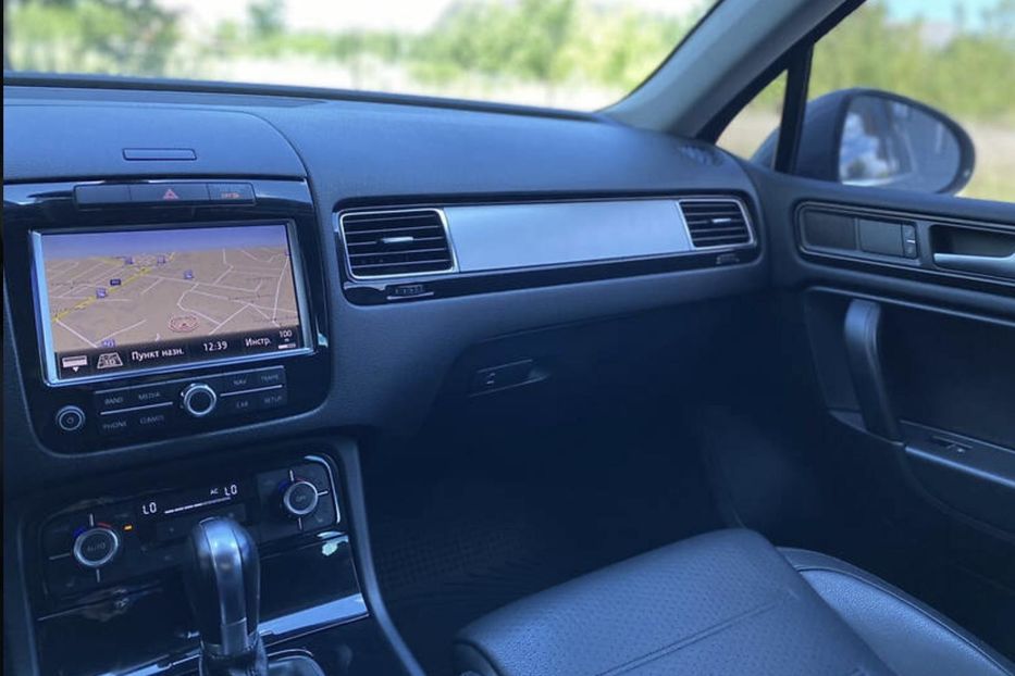 Продам Volkswagen Touareg 2012 года в Киеве