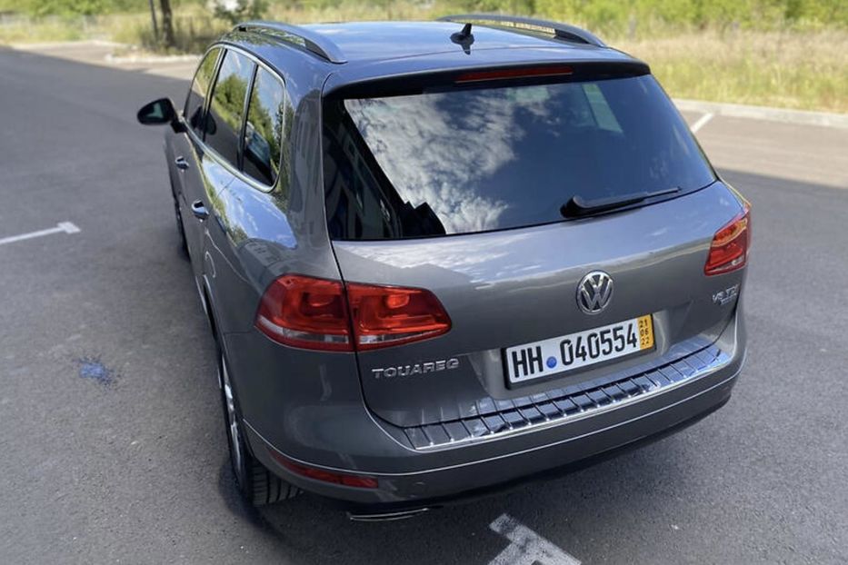 Продам Volkswagen Touareg 2012 года в Киеве