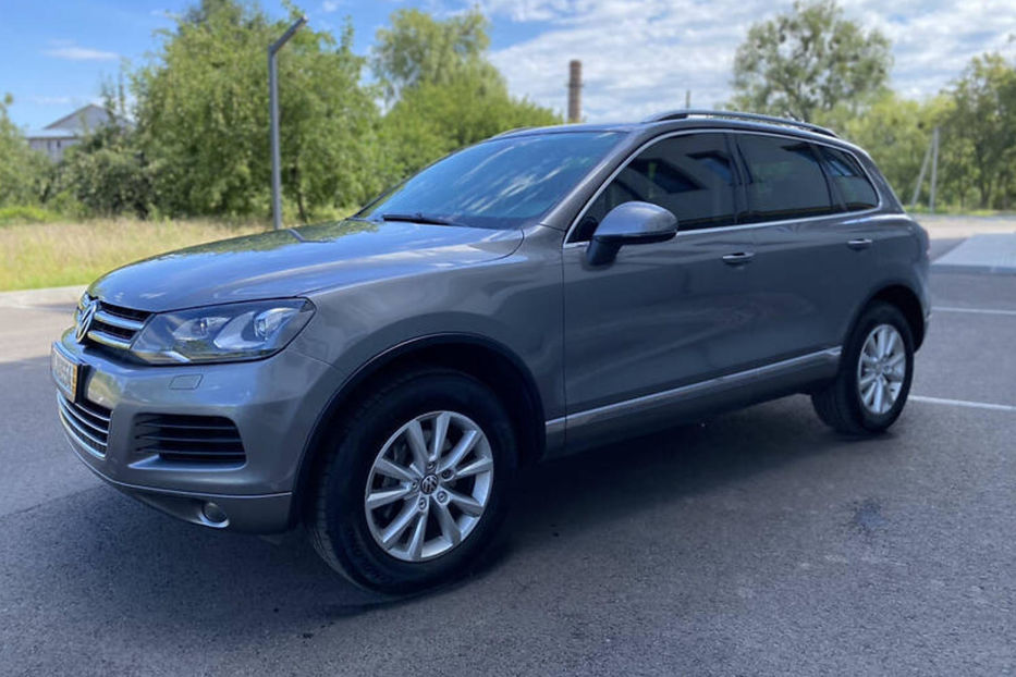 Продам Volkswagen Touareg 2012 года в Киеве
