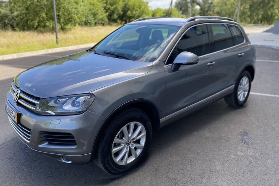 Продам Volkswagen Touareg 2012 года в Киеве