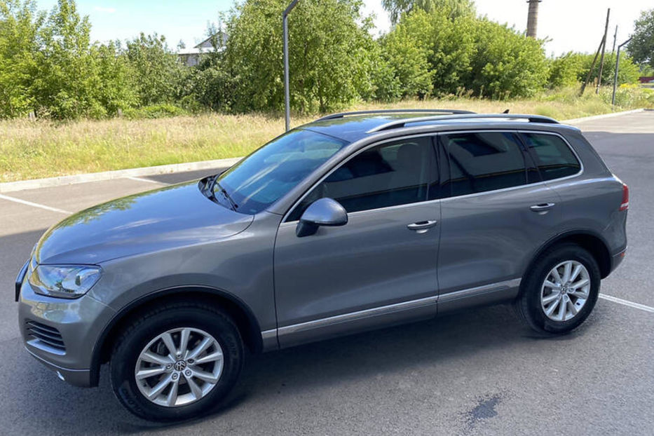 Продам Volkswagen Touareg 2012 года в Киеве