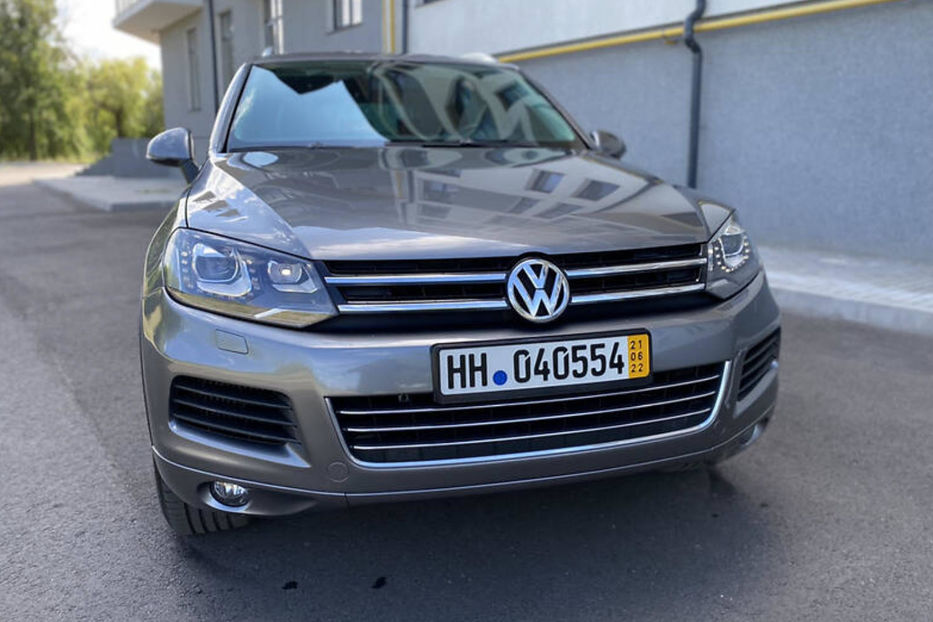 Продам Volkswagen Touareg 2012 года в Киеве