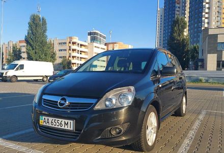 Продам Opel Zafira Zafira B Family Enjoy+ 2012 года в Киеве