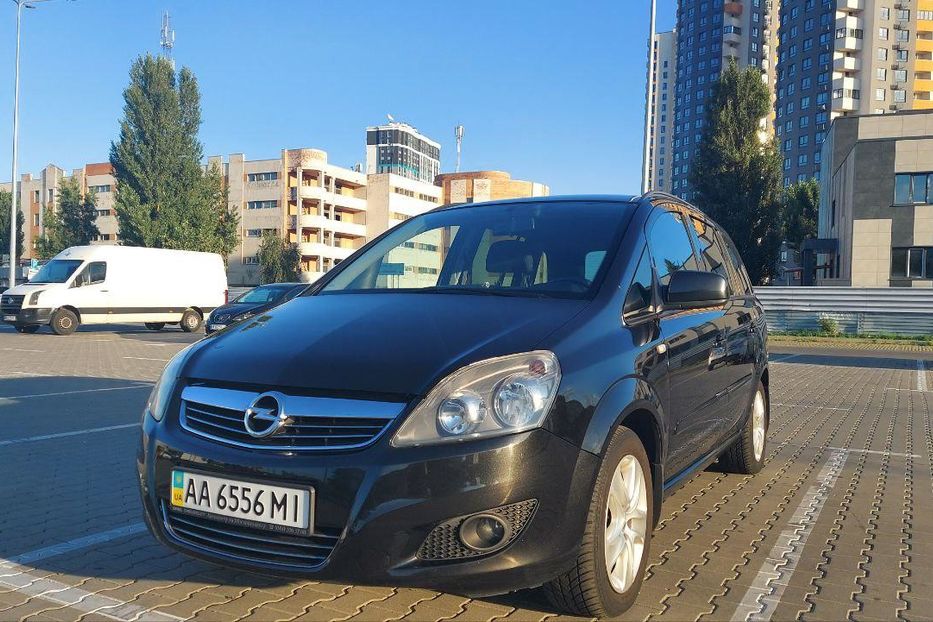 Продам Opel Zafira Zafira B Family Enjoy+ 2012 года в Киеве