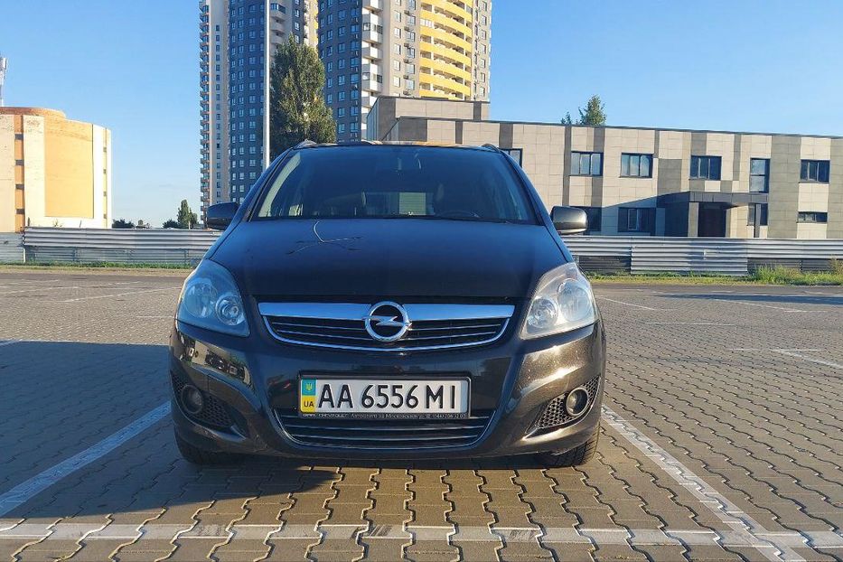 Продам Opel Zafira Zafira B Family Enjoy+ 2012 года в Киеве