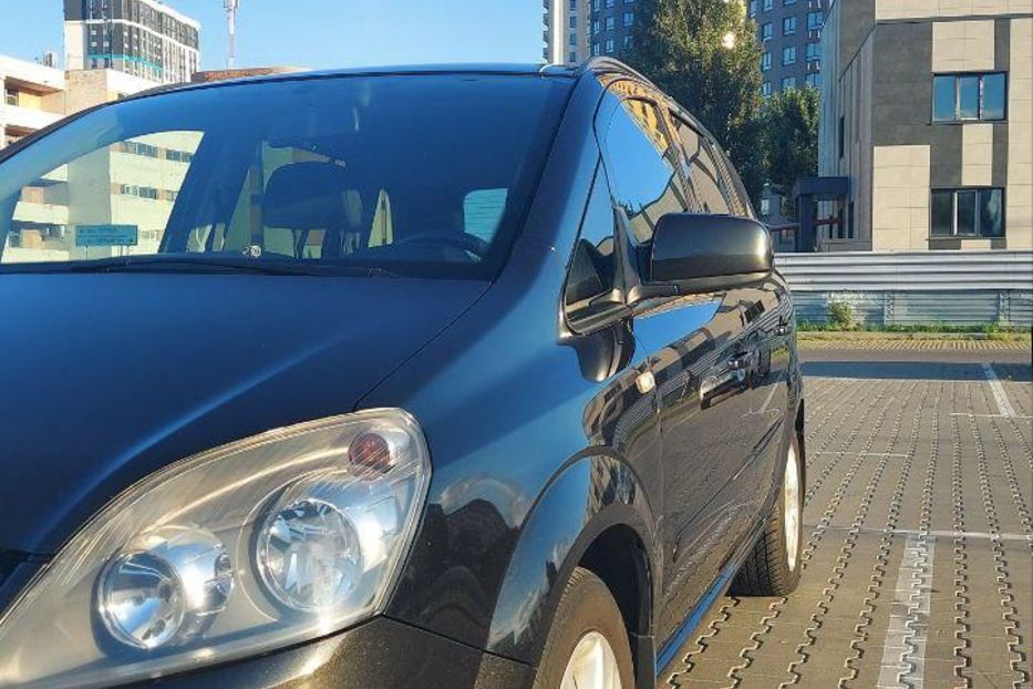 Продам Opel Zafira Zafira B Family Enjoy+ 2012 года в Киеве