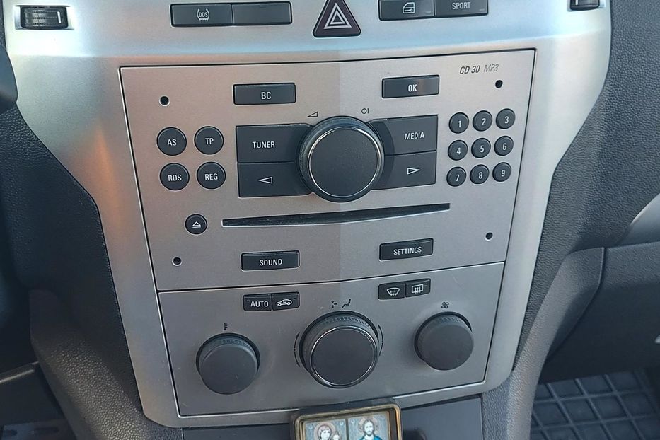 Продам Opel Zafira Zafira B Family Enjoy+ 2012 года в Киеве