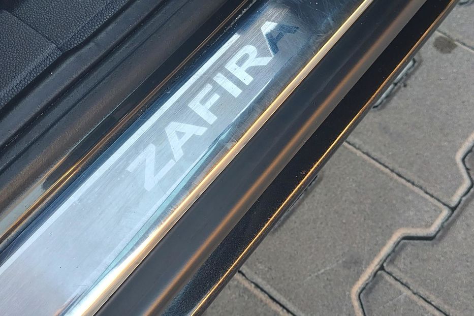 Продам Opel Zafira Zafira B Family Enjoy+ 2012 года в Киеве