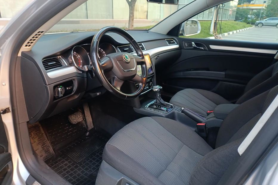 Продам Skoda Superb 2010 года в Харькове