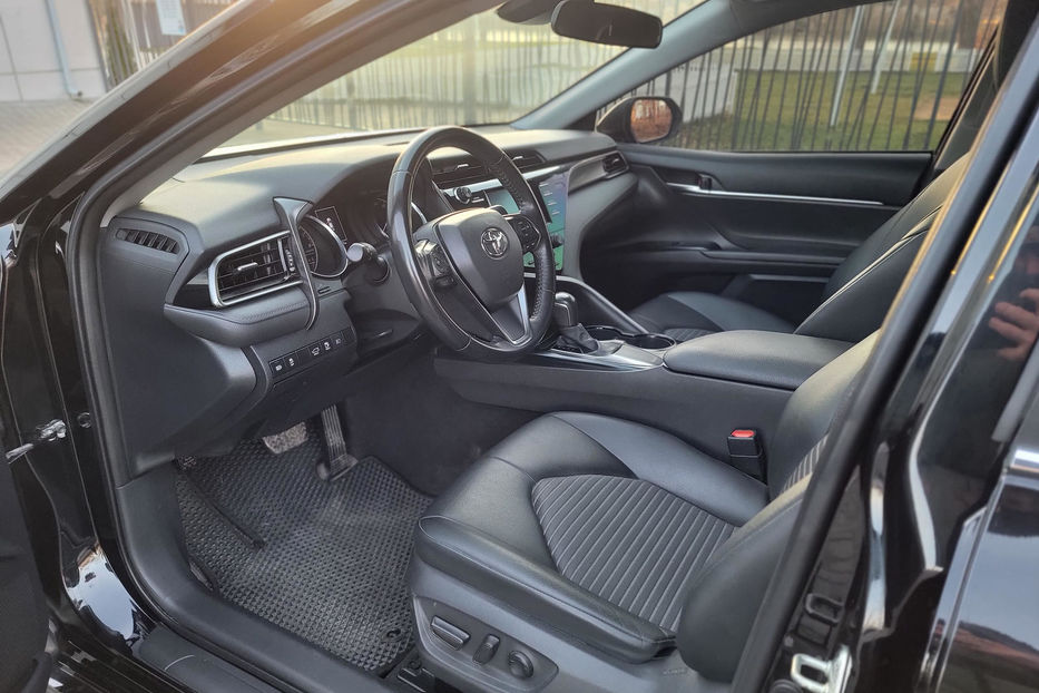Продам Toyota Camry SE-Xseries 2020 года в г. Кременчуг, Полтавская область