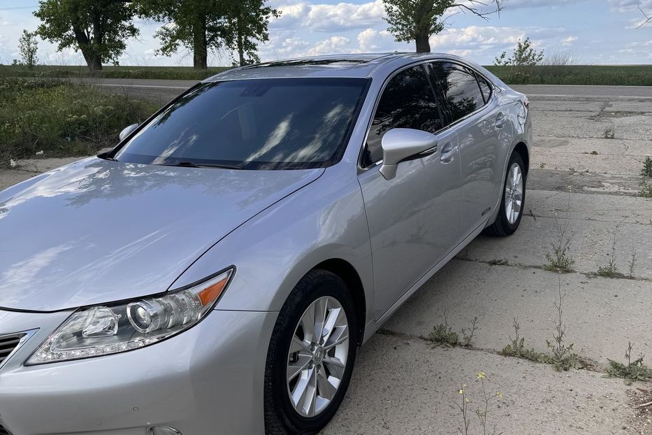 Продам Lexus ES 300 Гибрид 2013 года в г. Измаил, Одесская область