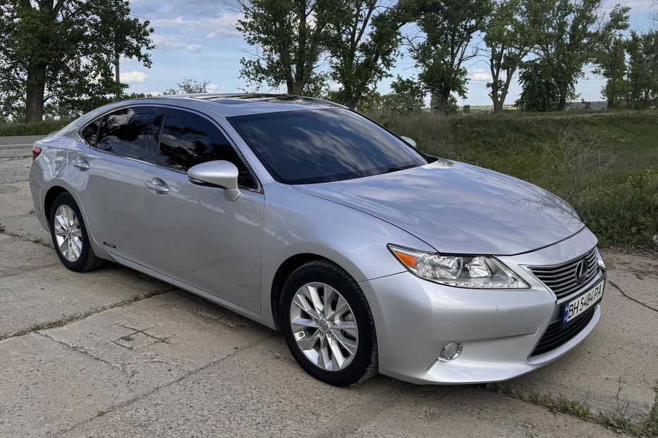 Продам Lexus ES 300 Гибрид 2013 года в г. Измаил, Одесская область