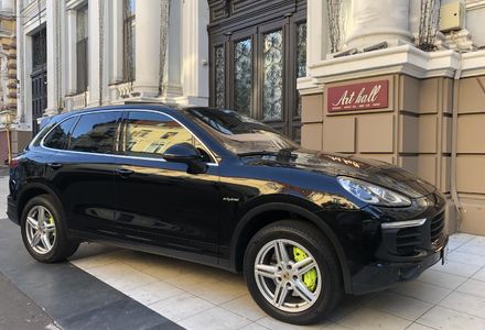 Продам Porsche Cayenne  Plug-in Hybrid 2016 года в Одессе