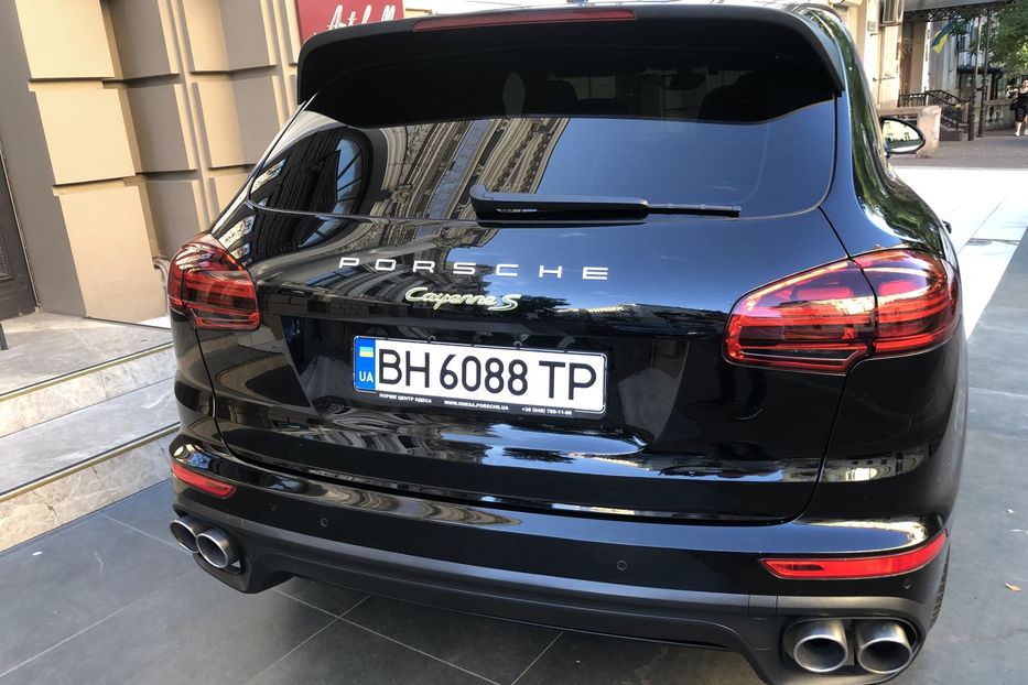 Продам Porsche Cayenne  Plug-in Hybrid 2016 года в Одессе