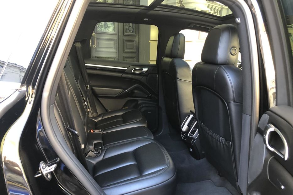 Продам Porsche Cayenne  Plug-in Hybrid 2016 года в Одессе