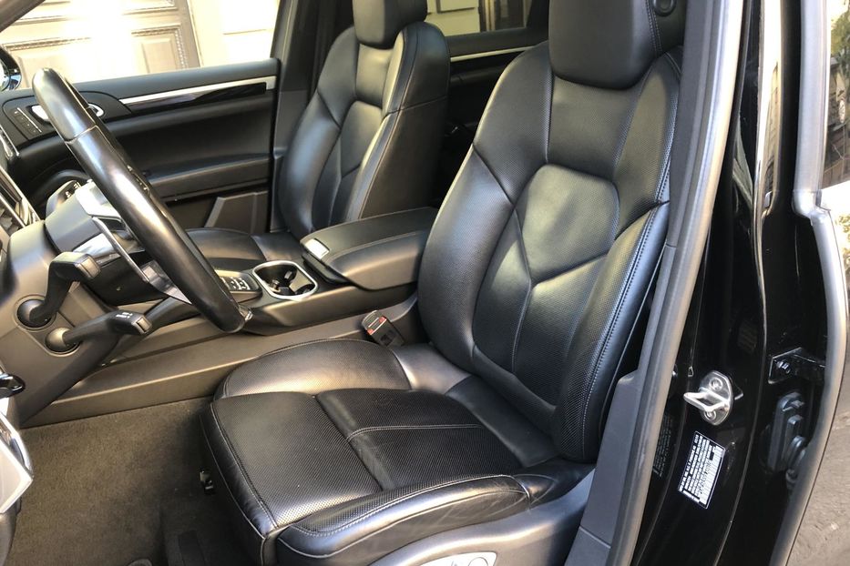 Продам Porsche Cayenne  Plug-in Hybrid 2016 года в Одессе