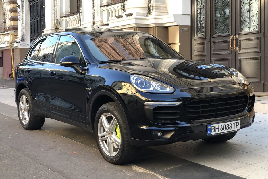 Продам Porsche Cayenne  Plug-in Hybrid 2016 года в Одессе